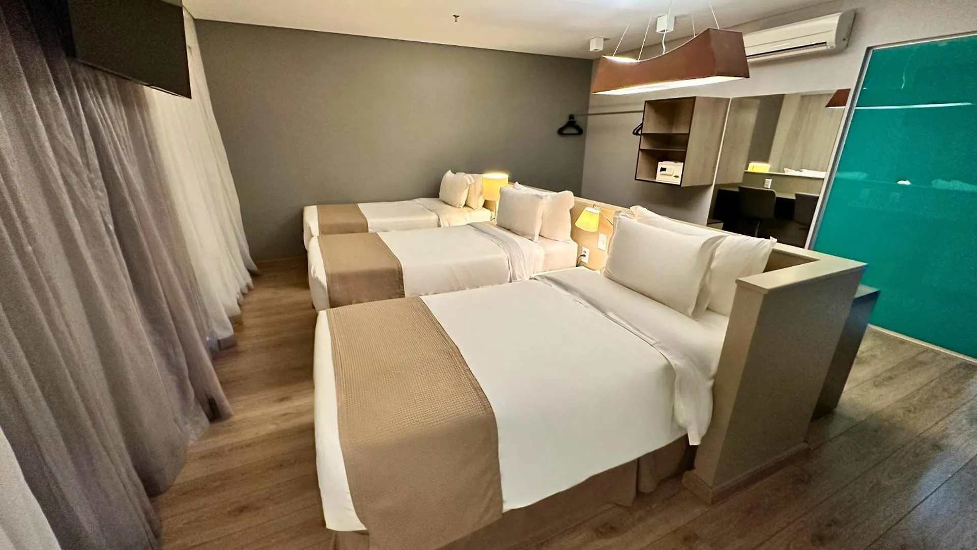**** Hotel Manhattan Plaza Brasilia Brazil