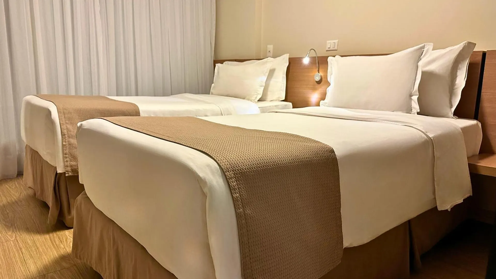 **** Hotel Manhattan Plaza Brasilia Brazil